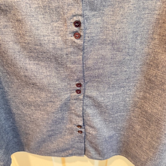 Woman's, Button Up Back, Blue Top, Size 16 - Picture 10 of 11